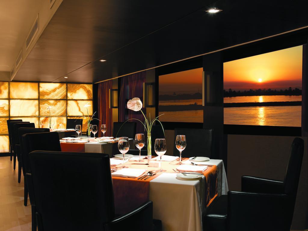 Отель The Oberoi Zahra, Luxury Nile Cruiser Луксор Ресторан фото